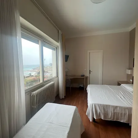 Napoleon Hotel 3*