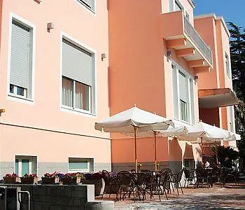 Hotel Napoleon 3*