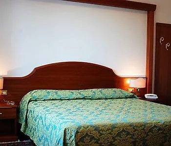 Napoleon Hotel 3*