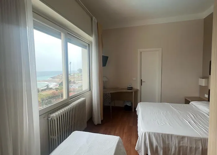 拿破仑酒店 酒店 3*