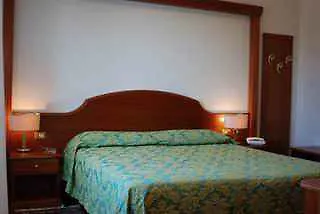 拿破仑酒店 酒店